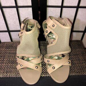 Kenneth Cole Reaction Tan Sandals